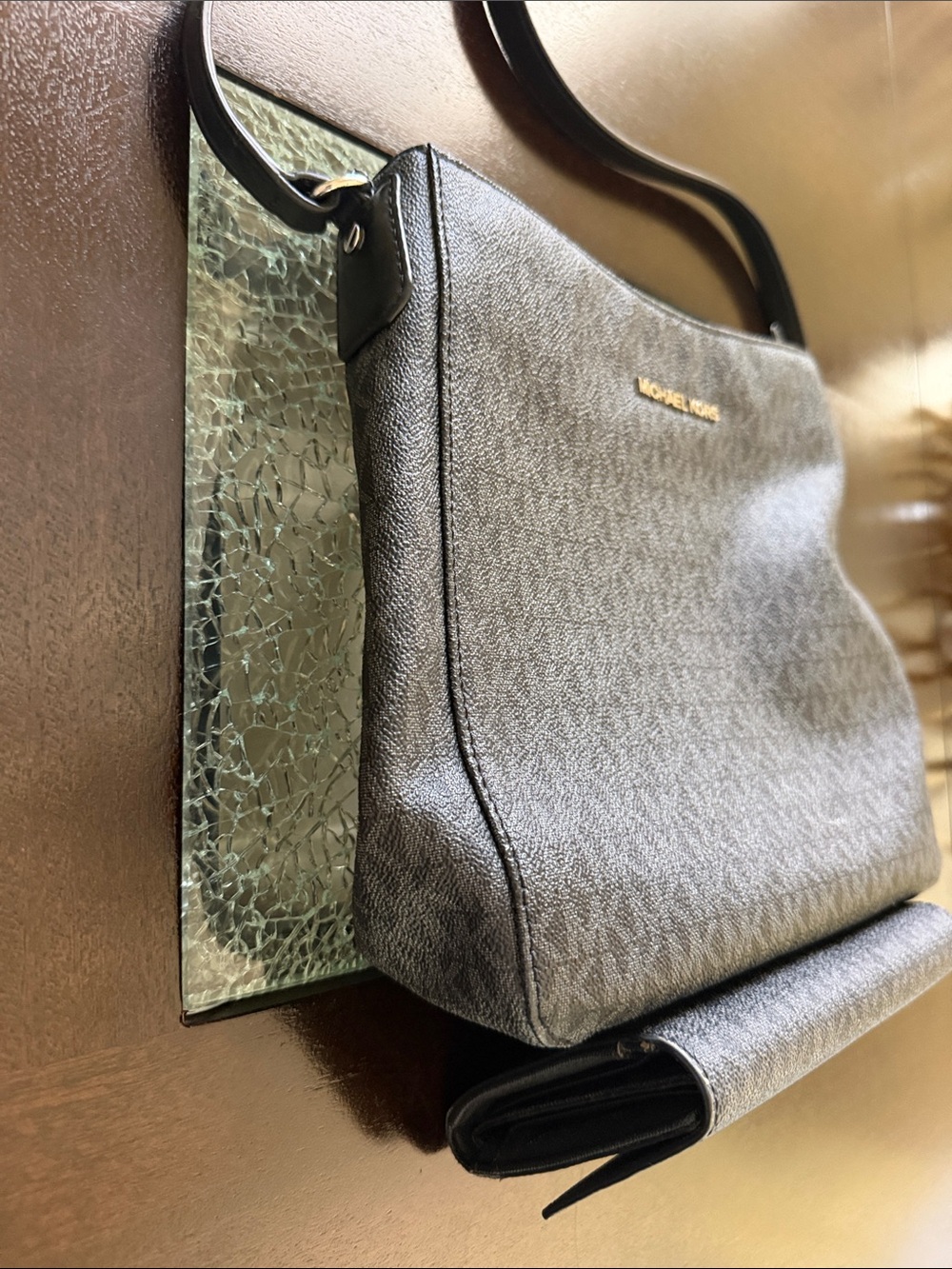 Michael Kors Black Signature Crossbody Bag with Matching Wallet - Picture 4 of 17